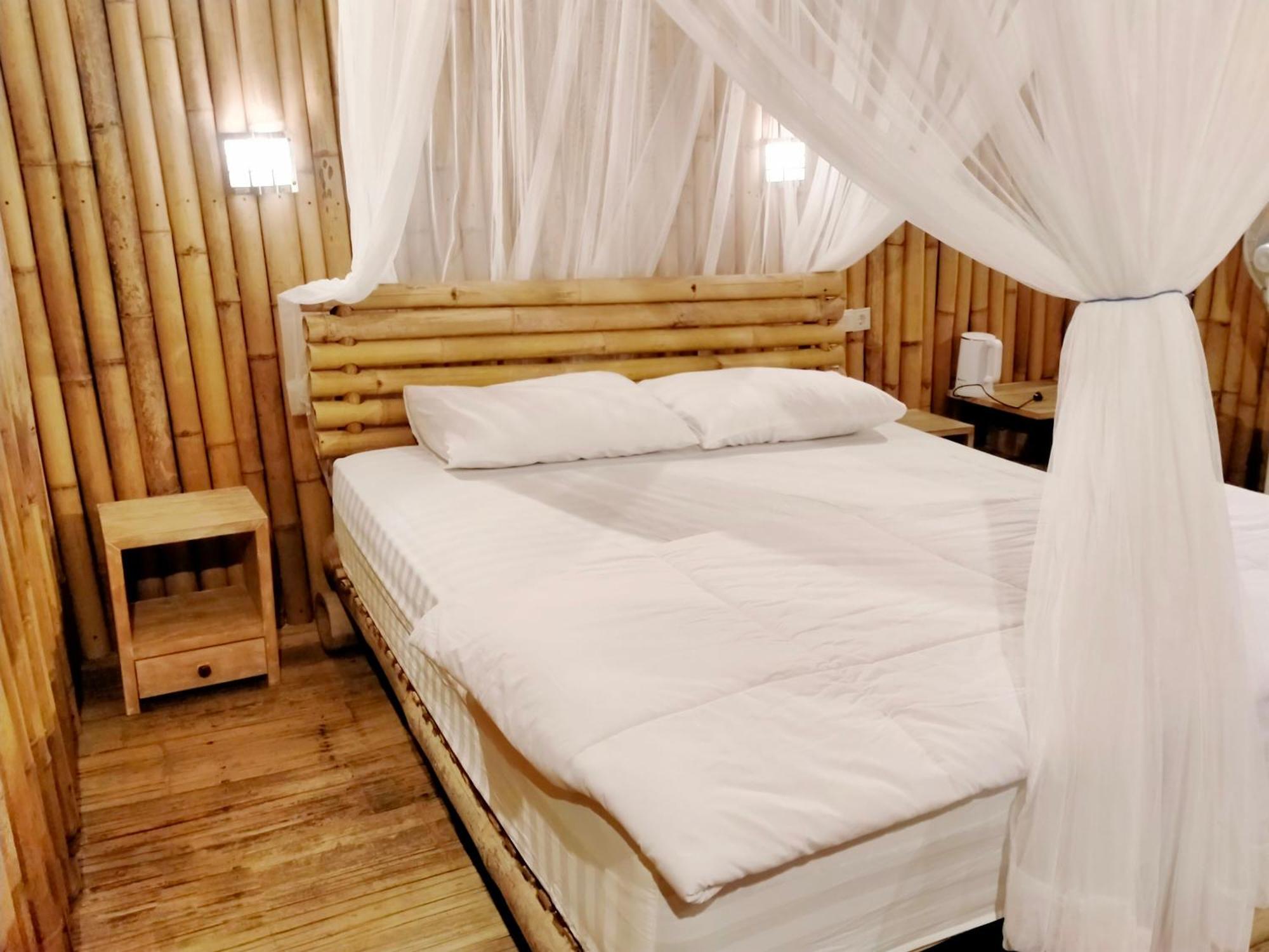 Loca Lobo Lodges Riung, Flores Exteriör bild